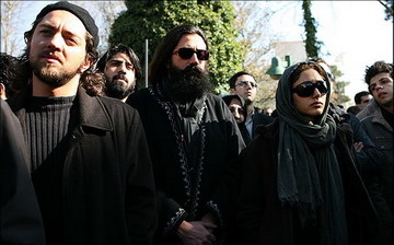 گلشیفته فراهانی و پدر و مادرش و همسرش