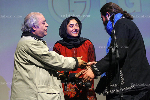 گلشیفته فراهانی و پدر و مادرش و همسرش