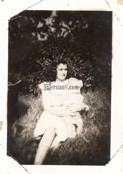 عکسهایی دیدنی از زنی که 60 سال خوابیده زندگی کرد عکسهایی دیدنی از زنی که 60 سال خوابیده زندگی کرد