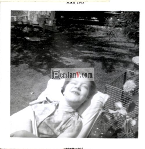 عکسهایی دیدنی از زنی که 60 سال خوابیده زندگی کرد عکسهایی دیدنی از زنی که 60 سال خوابیده زندگی کرد