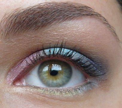 آرایش صورت با رنگ چشم سبز و پوست تیره!