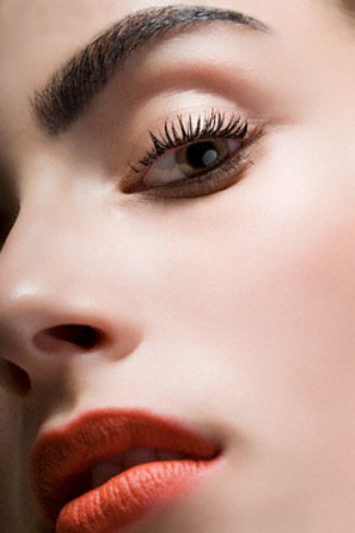 چطور ابروی تاتو شده مثل ابرویی طبیعی دیده شود!؟