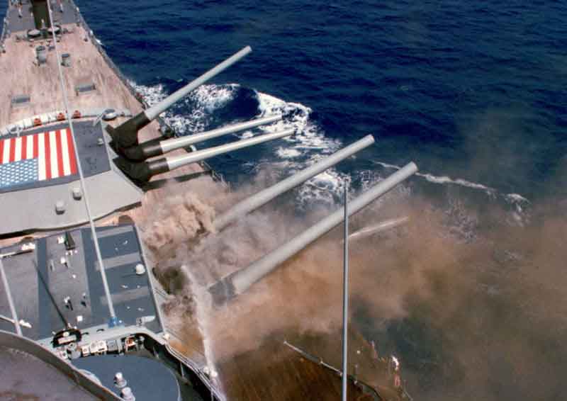 USS Iowa BB-61 توپخانه‌ی شناور