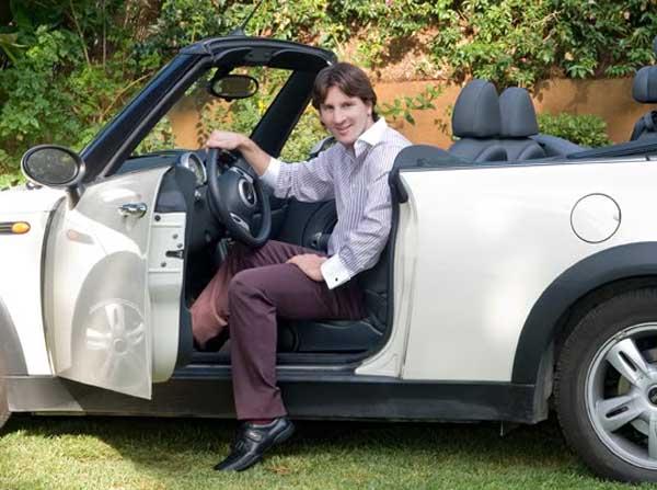 4 مرد ثروتمند فوتبالی جهان سوار چه ماشینی میشوند?مسی هم هست! 4 مرد ثروتمند فوتبالی جهان سوار چه ماشینی میشوند?مسی هم هست!