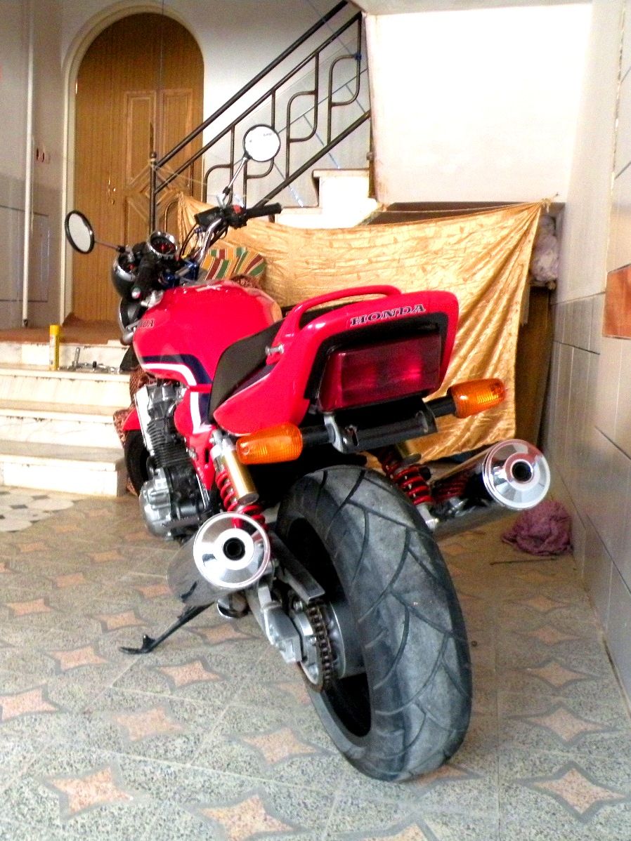 2002- cb1300