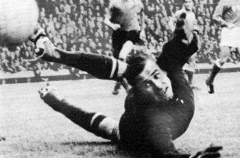 بررسي مسن ترين دروازه بانان تاريخ فوتبال جهان