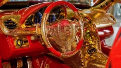 مرسدس بنز مك لارن طلايي