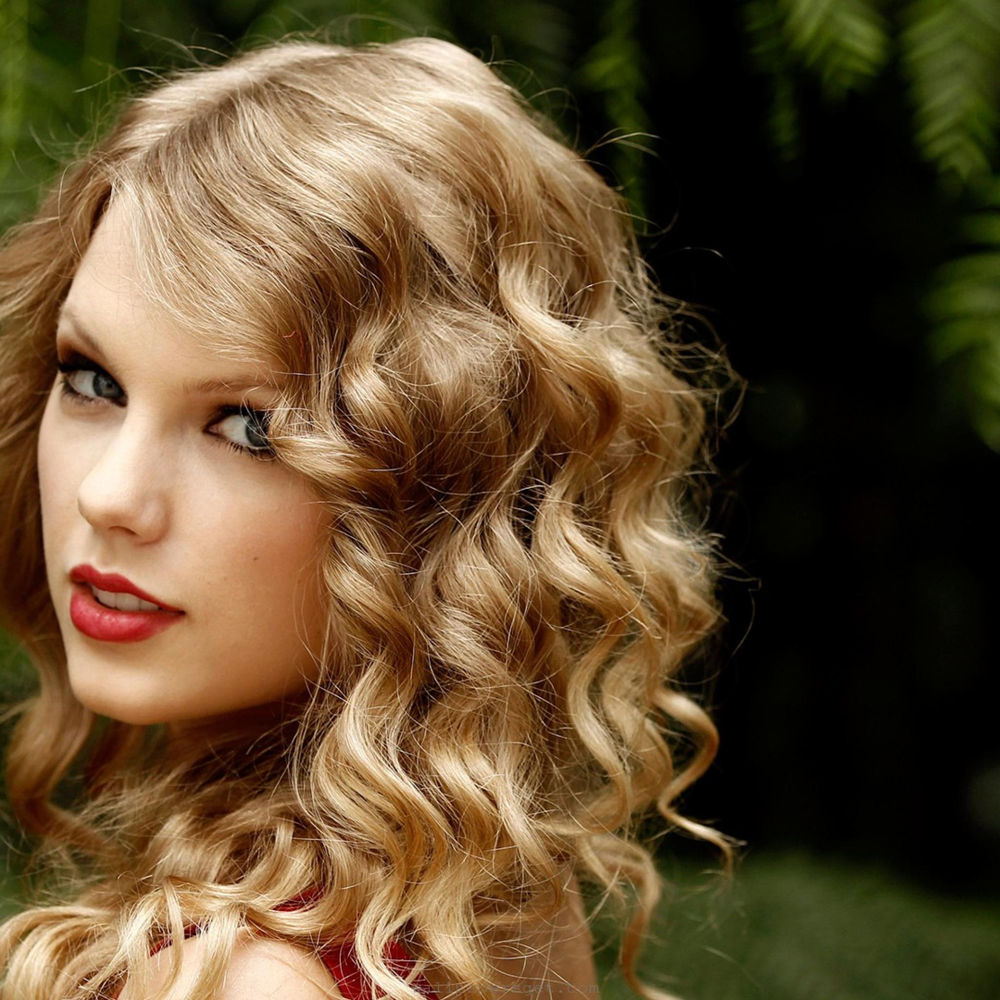 عکسهای جالب از خواننده زیبا تیلور سویفت taylor swift عکسهای جالب از خواننده زیبا تیلور سویفت taylor swift