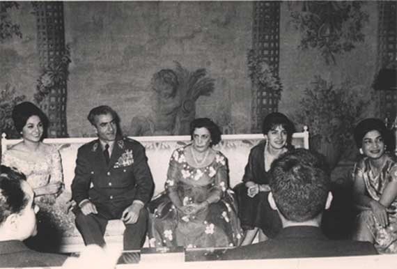 عکس هایی از محمدرضا شاه و همسران و فرزندان