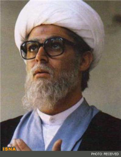 محمدرضا گلزار در لباس روحانیت