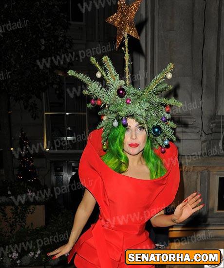 لباس جدید و عجیب لیدی گاگا شبیه درخت کریسمس +عکس