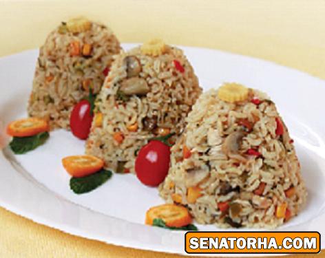 پلو قهوه ای با سبزیجات پلو قهوه ای با سبزیجات